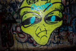 Alien head graffiti